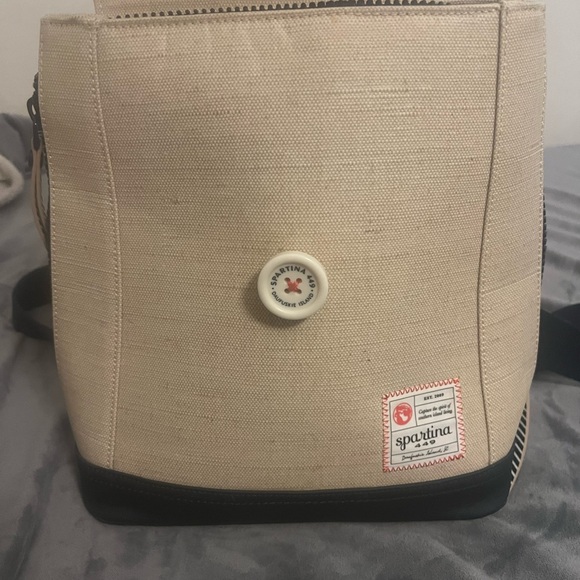 Great condition!Spartina 449 Armada beige backpack in weather resistant material - Picture 13 of 16